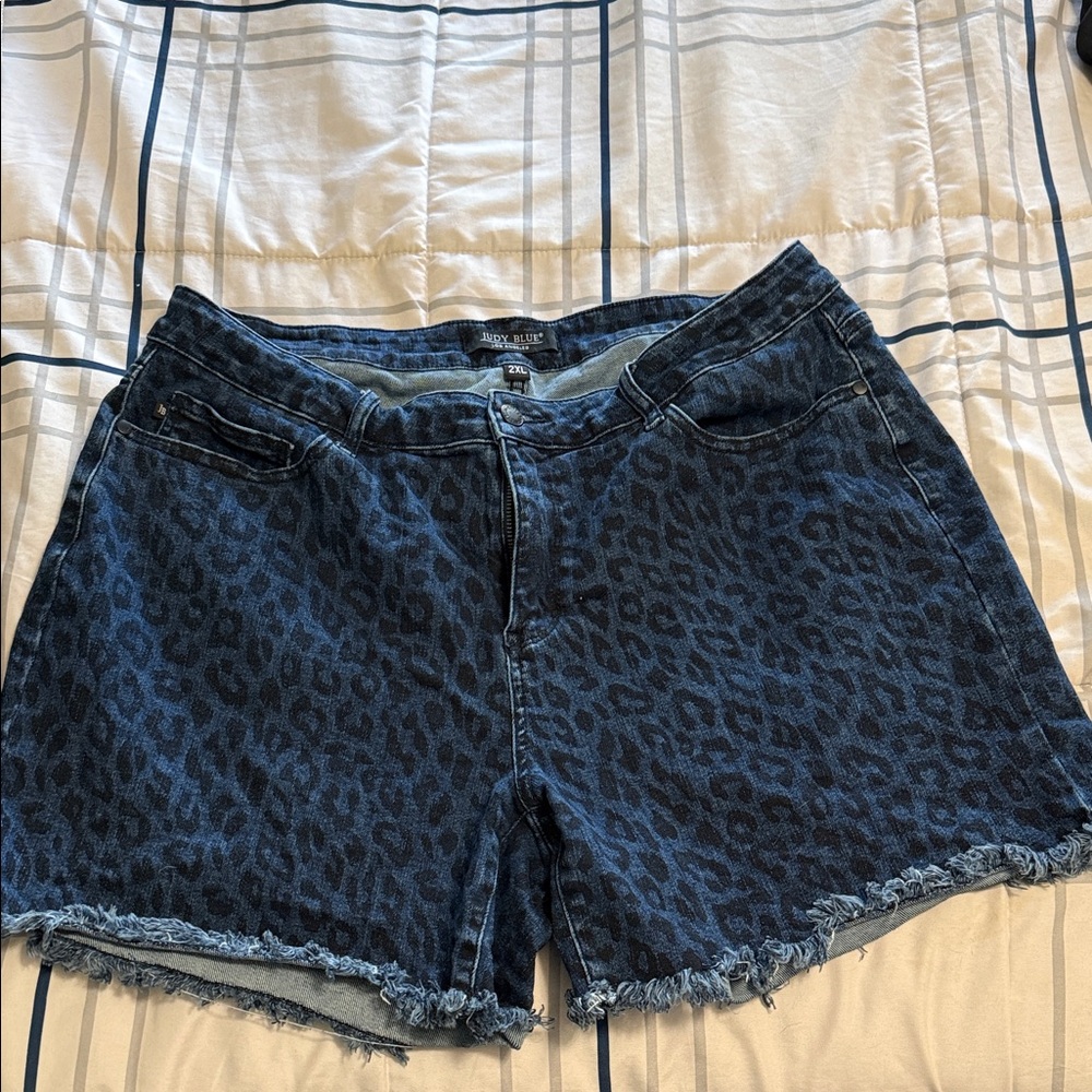 Judy Blue Dark Indigo Leopard Print Jean Shorts